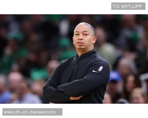 快船关键时刻小范指挥战术泰伦卢在场边无奈围观愤怒表情引热议