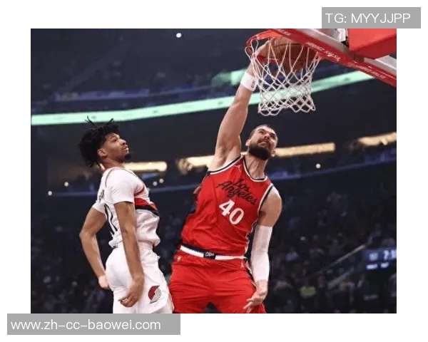 斯波称赞鲍威尔在混战中表现出色活塞强硬防守正是球队所需